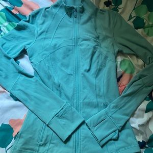 lululemon define jacket size 4